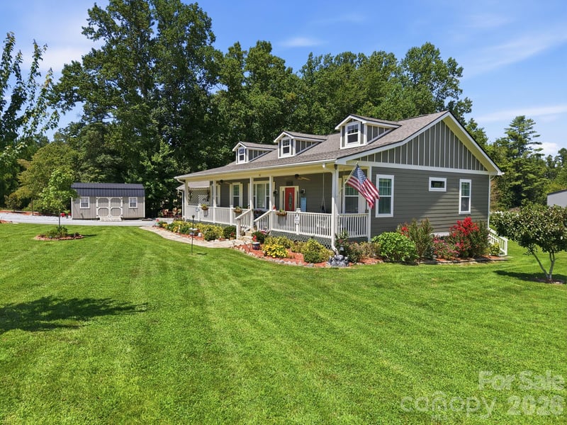 60 Shacoba Ln #1, Hendersonville, NC 28792