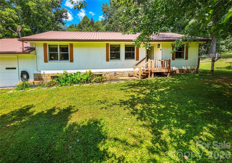 570 Flat Creek Valley Rd, Lake Toxaway, NC 28747