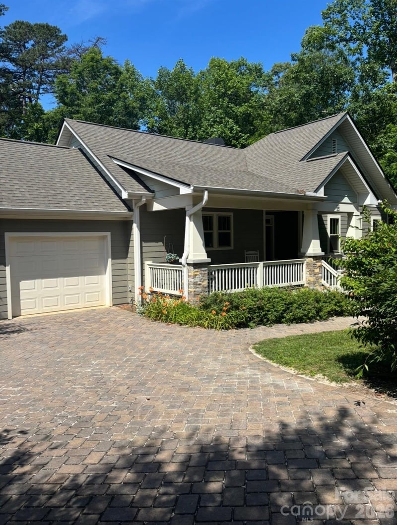 33 Gray Duster Cir, Biltmore Lake, NC 28715