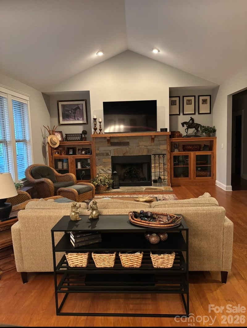 33 Gray Duster Cir, Biltmore Lake, NC 28715