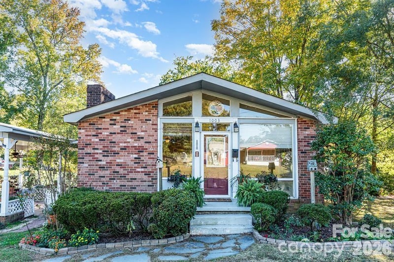 1003 Robinhood Ln, Kannapolis, NC 28081