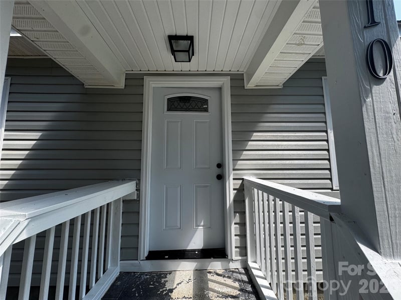 510 E Peachtree St, Dallas, NC 28034