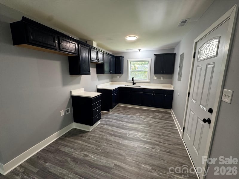 510 E Peachtree St, Dallas, NC 28034