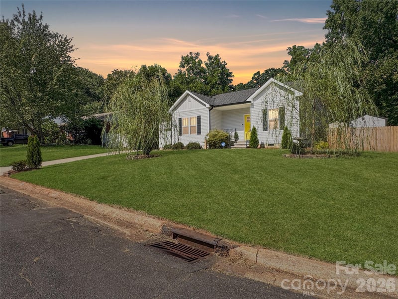 404 Skipwith Pl, Charlotte, NC 28217