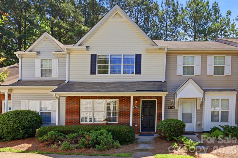 6720 Cypress Tree Ln, Charlotte, NC 28215