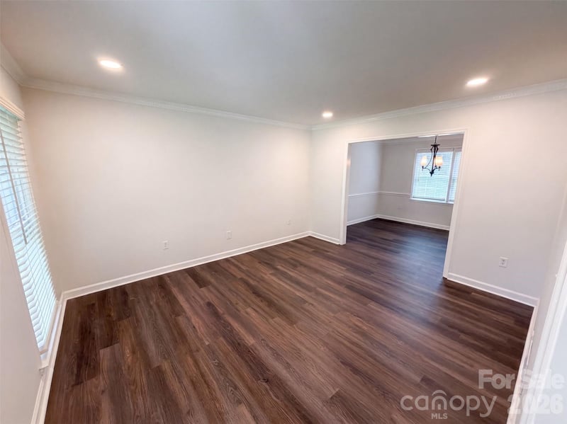 6735 Carmel Hills Dr, Charlotte, NC 28226