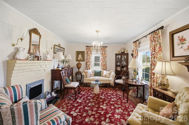 204 Memorial Dr, Clover, SC 29710