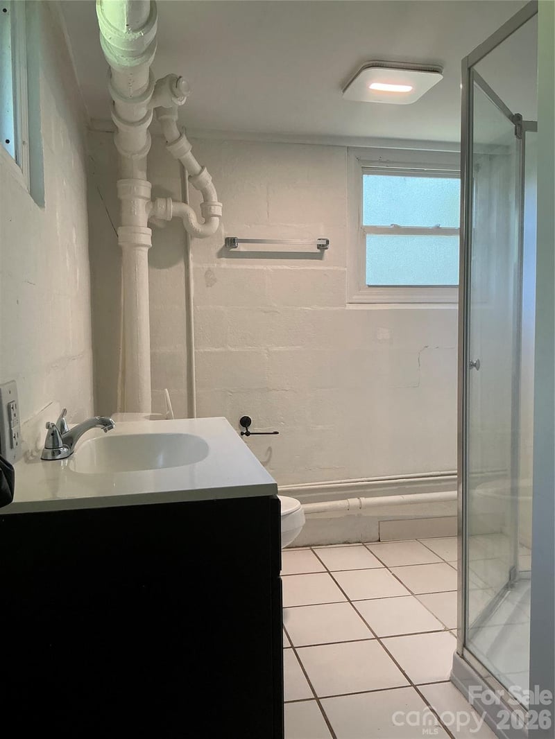 827 Forest St, Hendersonville, NC 28739