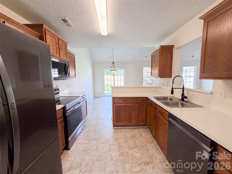 9244 Simonton Dr, Charlotte, NC 28269