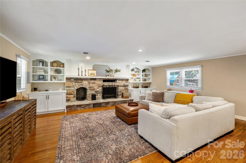 213 Dogwood Dr, Mount Holly, NC 28120
