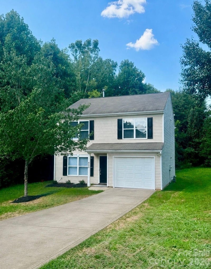 805 Mattox Ct, Charlotte, NC 28216