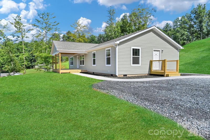 35 Rutledge Ln, Mars Hill, NC 28753