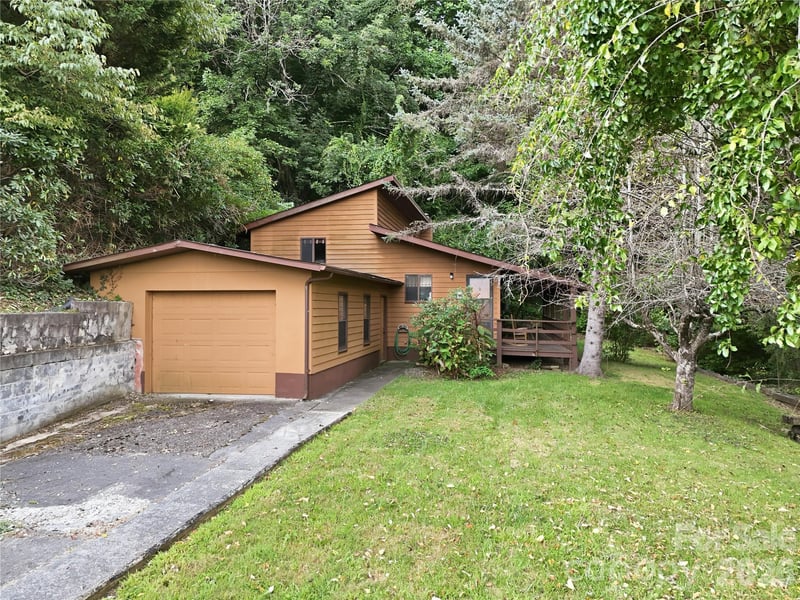 128 Wildcherry Hill Rd, Maggie Valley, NC 28751