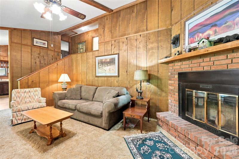128 Wildcherry Hill Rd, Maggie Valley, NC 28751