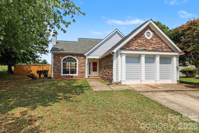 1336 Yorkdale Dr, Charlotte, NC 28217
