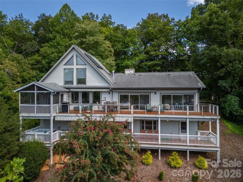 127 White Pine Dr, Lake Lure, NC 28746
