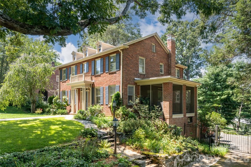 17 Lynwood Rd, Asheville, NC 28804