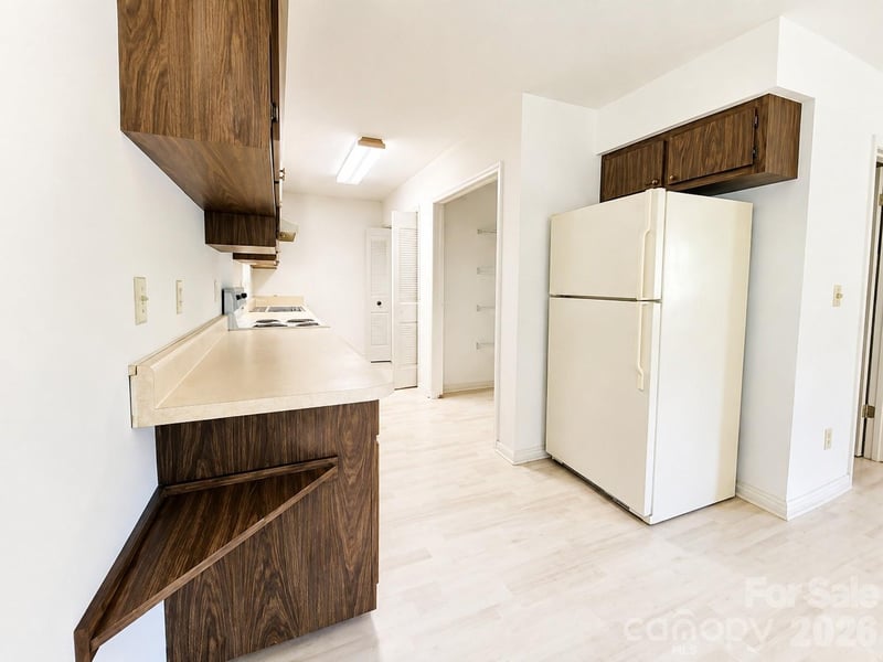 116 Falling Waters Rd #3, Hendersonville, NC 28792