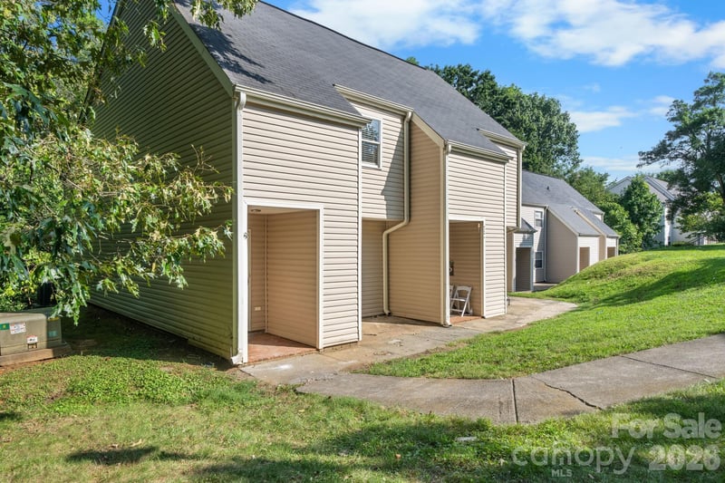 9149 Spyglass Pl, Charlotte, NC 28214