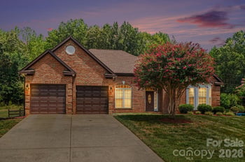 1523 Sweetgum Ln, Matthews, NC 28105