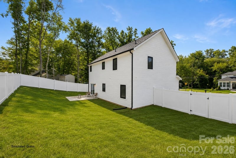 4147 2nd St NE, Hickory, NC 28601