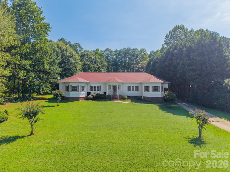 1673 Forest Ridge Dr, Stanley, NC 28164
