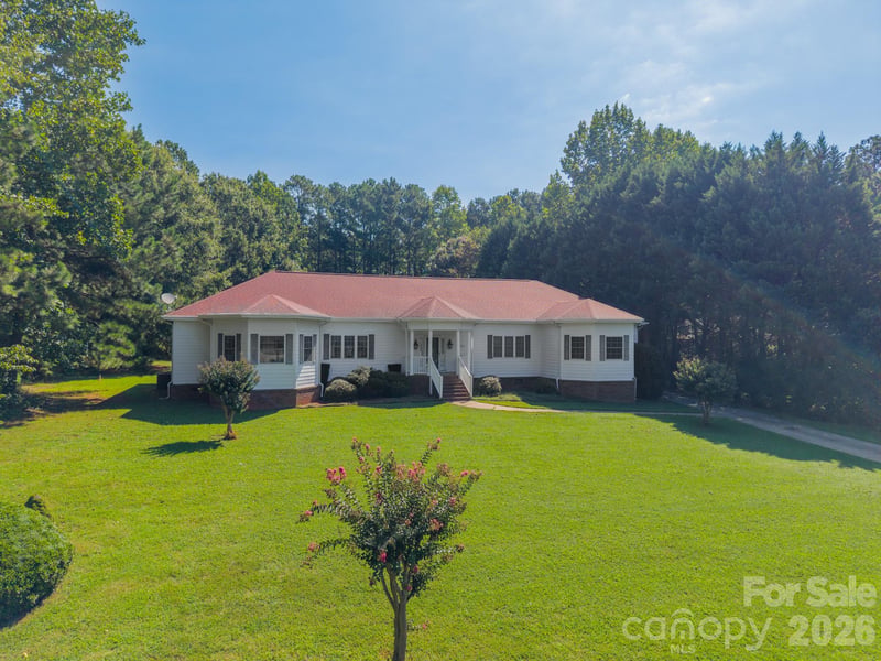 1673 Forest Ridge Dr, Stanley, NC 28164
