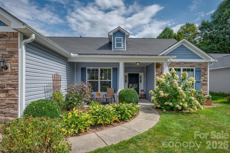 131 Creekwalk Ln, Hendersonville, NC 28792