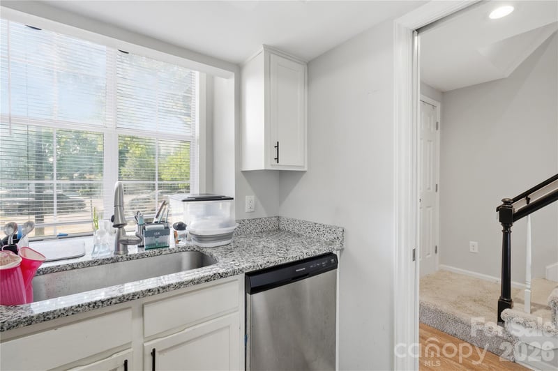 5227 Amity Springs Dr, Charlotte, NC 28212