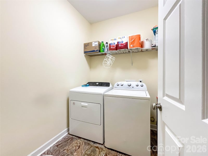 2702 Piersland Dr, Matthews, NC 28104