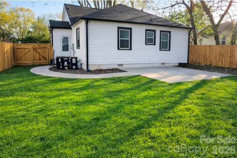 2104 St Mark St, Charlotte, NC 28216