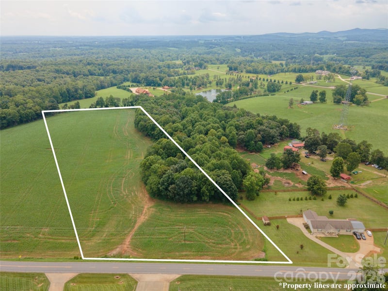 11ac W Memorial Hw, Union Grove, NC 28689