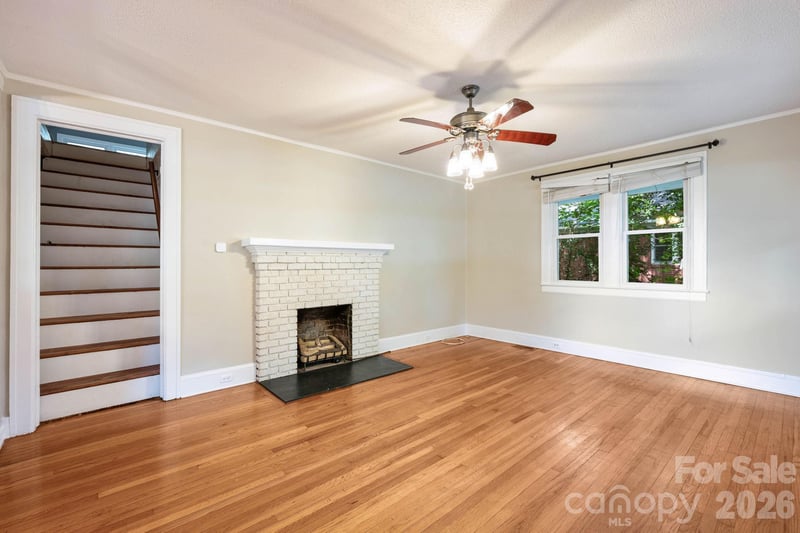 441 8th Avenue Dr NW, Hickory, NC 28601