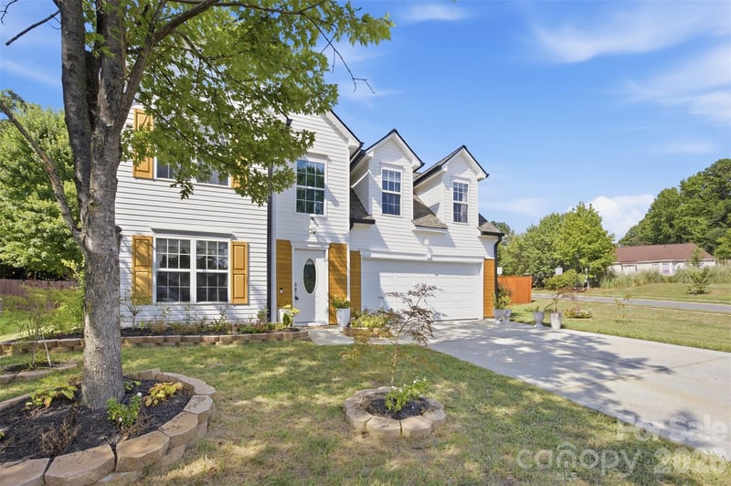 7204 Hidden Creek Dr, Charlotte, NC 28214
