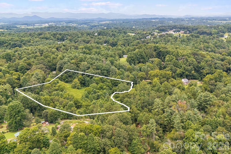 99999 Mid Court Dr, Asheville, NC 28804