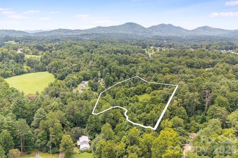 99999 Mid Court Dr, Asheville, NC 28804