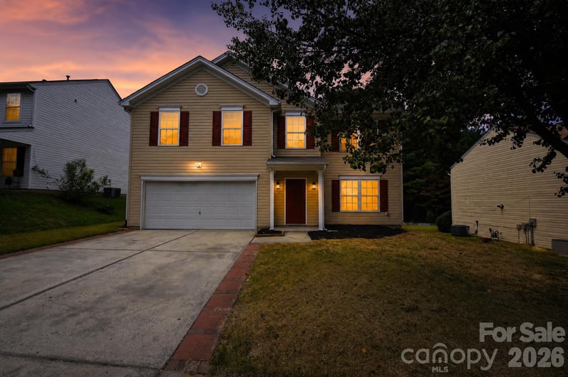 1034 Chalk Hill Ln, Charlotte, NC 28214