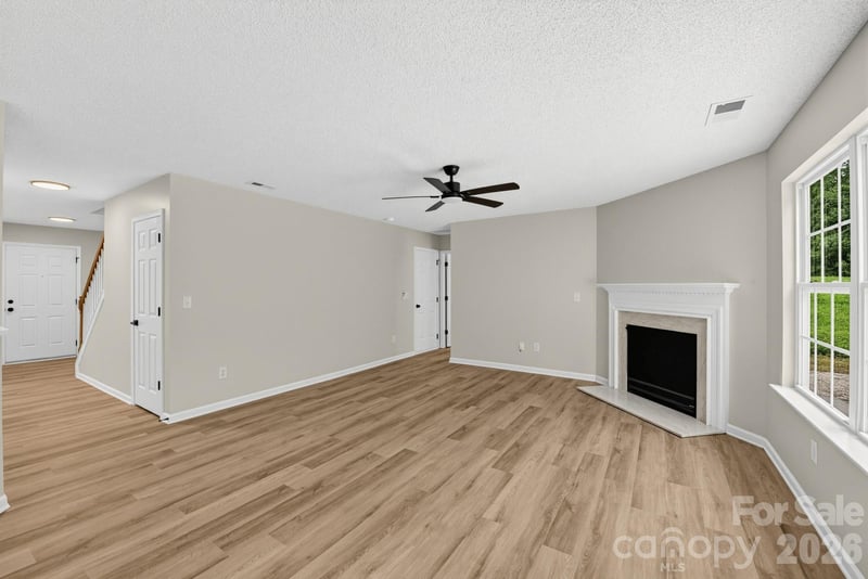 1034 Chalk Hill Ln, Charlotte, NC 28214