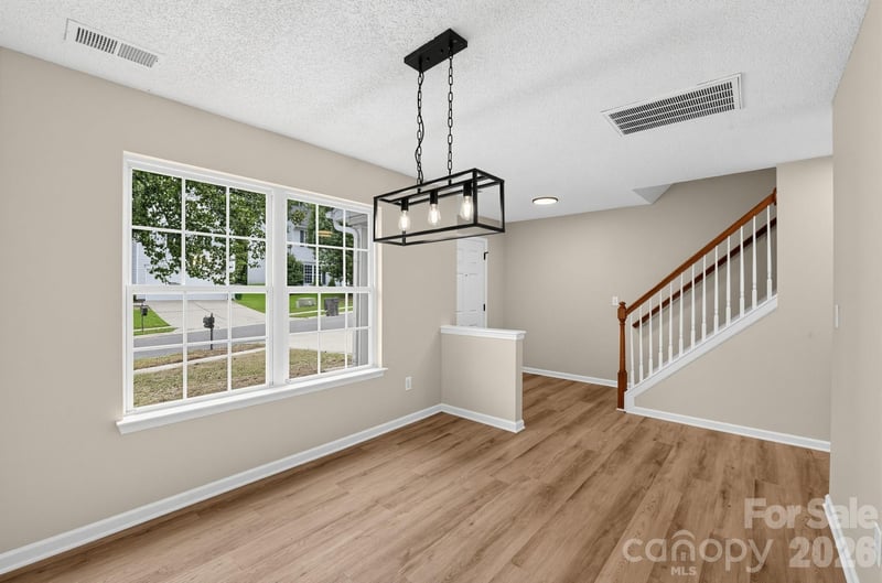 1034 Chalk Hill Ln, Charlotte, NC 28214