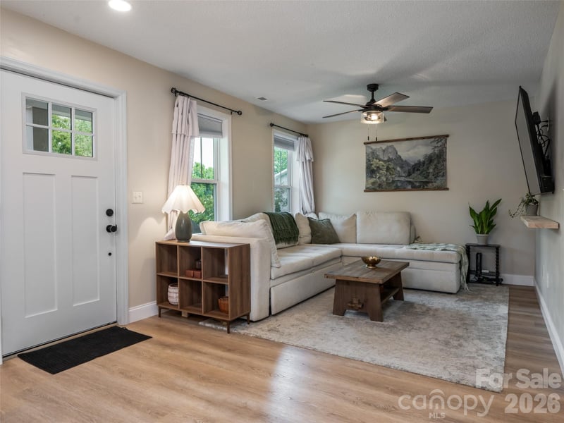 115 Soulshine Ct, Asheville, NC 28806
