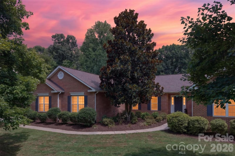 153 Folkstone Rd, Mooresville, NC 28117
