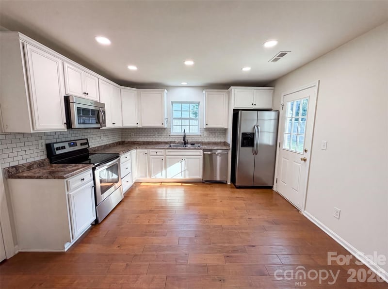 10933 Pointer Ridge Dr, Charlotte, NC 28214