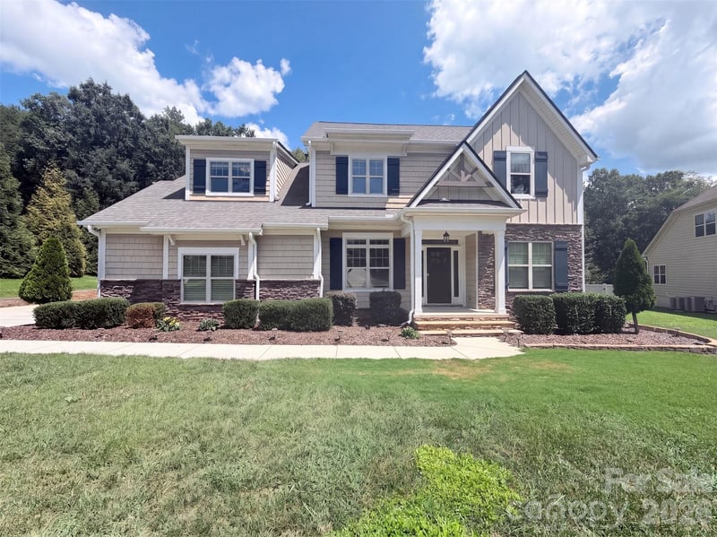 131 Lakeshore Hills Dr, Mooresville, NC 28117
