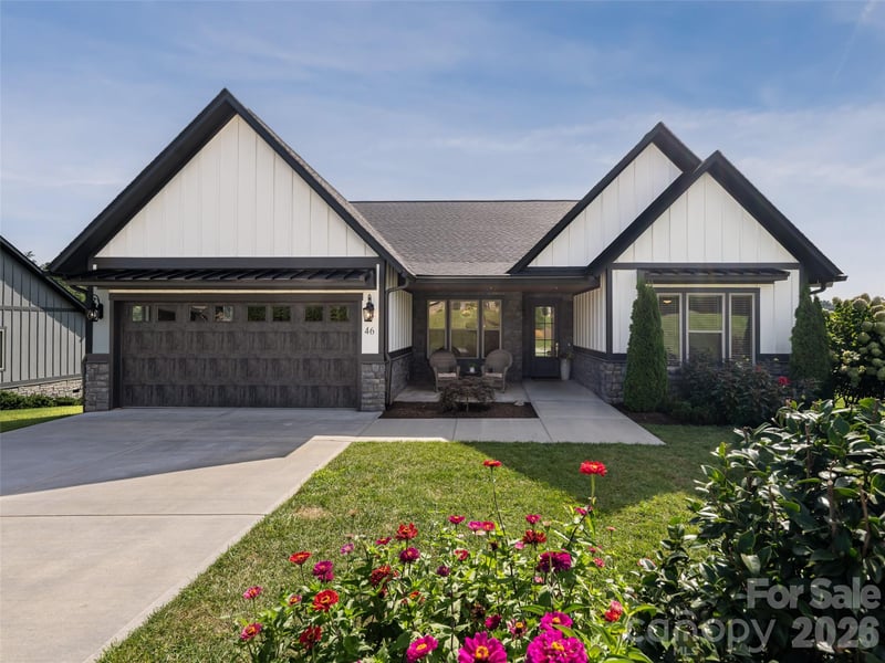 46 Solomia Dr, Mills River, NC 28759