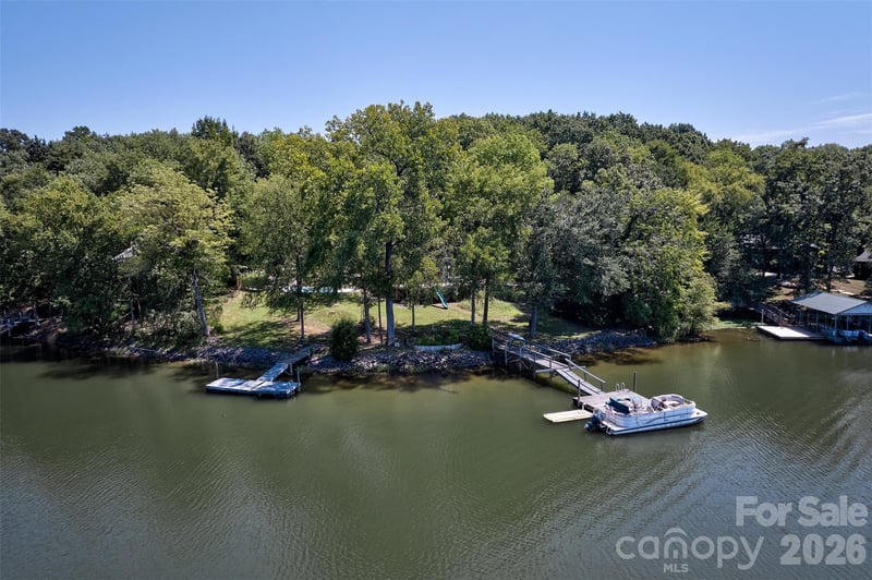 486 Willow Cove Rd, Lake Wylie, SC 29710