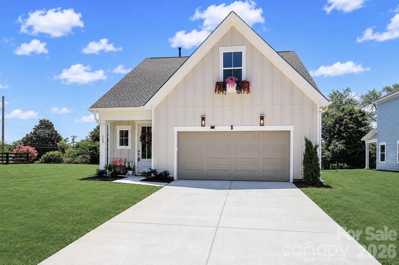 109 Honeycomb Ct, Statesville, NC 28625