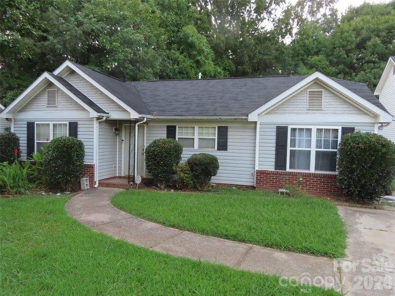 1940 Bromwich Rd, Charlotte, NC 28208