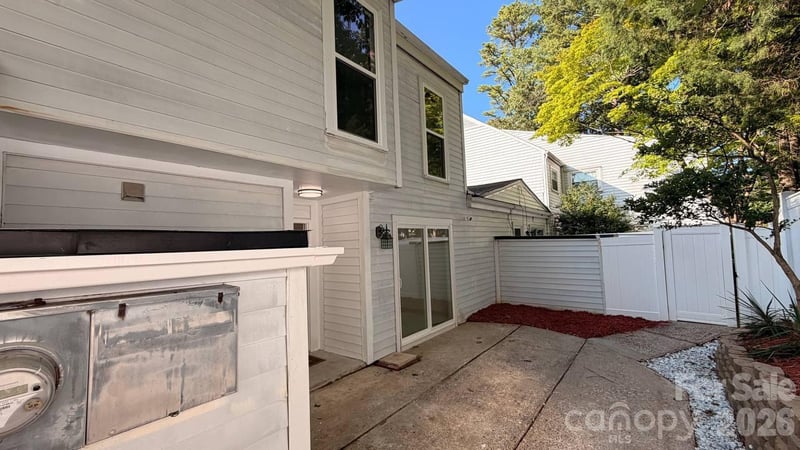 7107 Stonington Ln, Charlotte, NC 28227