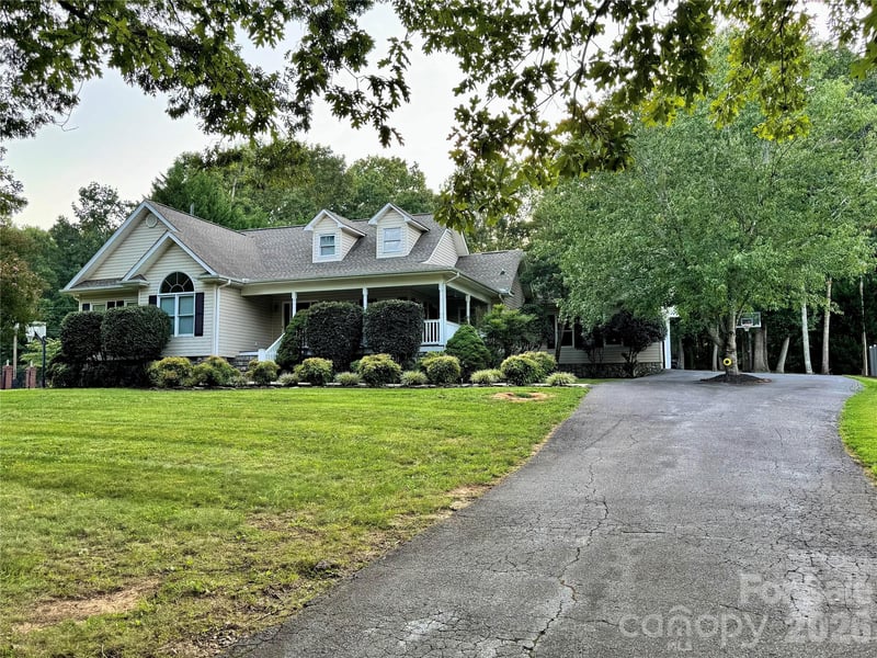 107 Shawnee Trl, Maiden, NC 28650