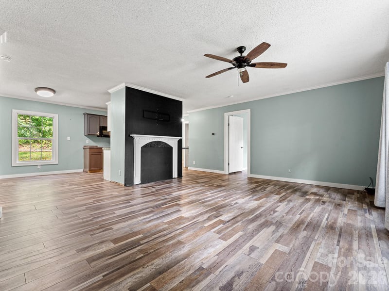 195 Shiloh Rd, Asheville, NC 28803